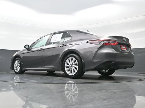 Used 2022 Toyota Camry LE FWD image 29