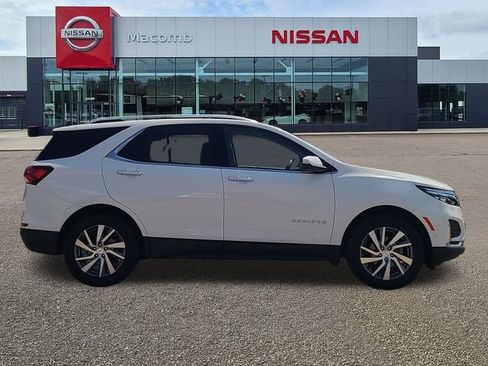 Used 2023 Chevrolet Equinox Premier AWD/4WD image 8