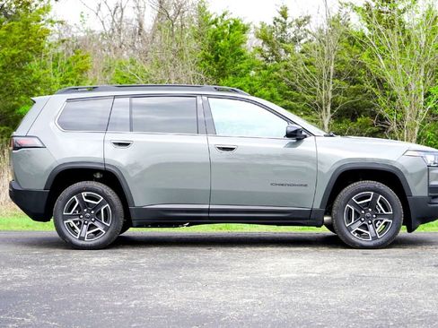 New 2026 Jeep Cherokee Laredo AWD/4WD image 5