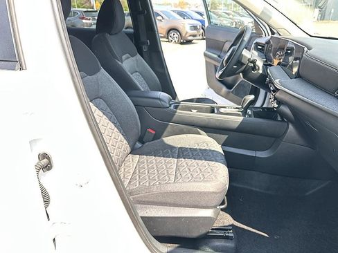 Certified 2025 Nissan Kicks SV image 19