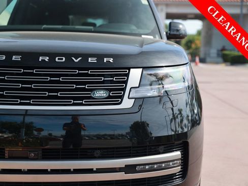 Used 2025 Land Rover Range Rover Long Wheelbase SE AWD/4WD image 5