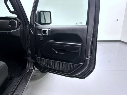 Used 2020 Jeep Wrangler Unlimited Sport S AWD/4WD image 16
