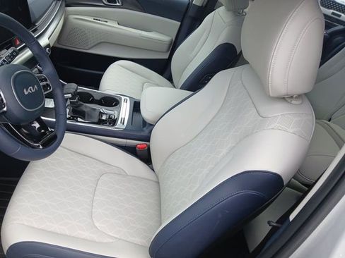 New 2026 Kia Carnival SX image 11