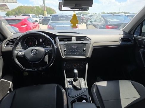 Used 2018 Volkswagen Tiguan SE FWD image 5