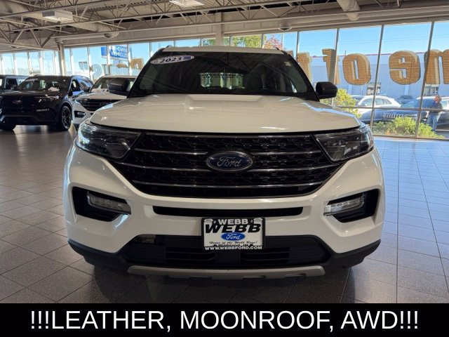 Used 2023 Ford Explorer XLT AWD/4WD image 3