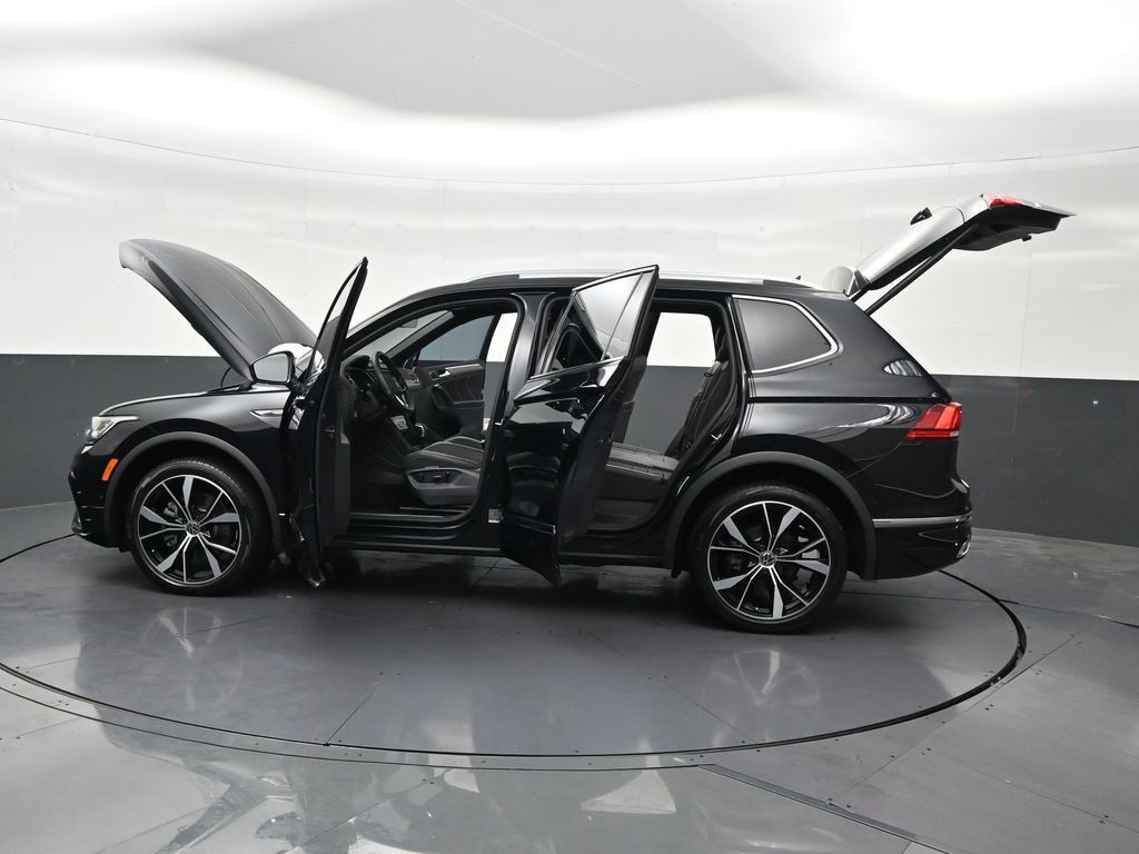 Used 2024 Volkswagen Tiguan SEL R-Line AWD/4WD image 39