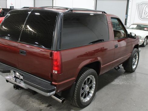Used 1998 Chevrolet Tahoe 4WD 2-Door w/ Preferred Equipment Group 2 image 26