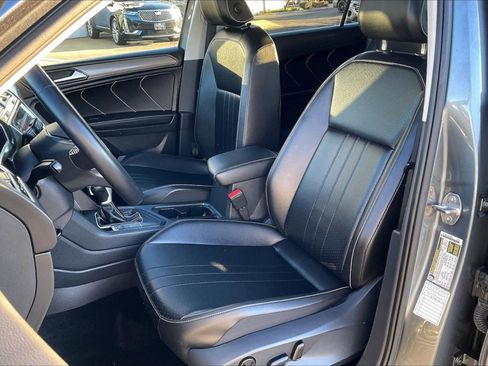 Used 2024 Volkswagen Tiguan SE image 22