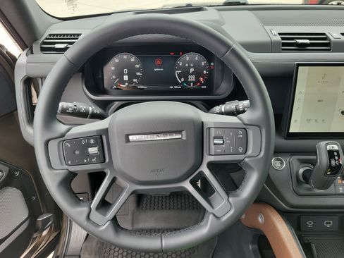 Used 2024 Land Rover Defender 130 X AWD/4WD image 30