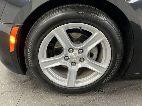 Used 2022 Chevrolet Camaro LT RWD image 31