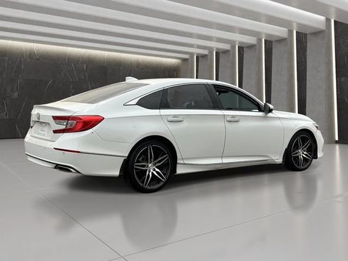 Used 2021 Honda Accord Touring image 6