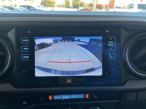 Used 2016 Toyota Tacoma TRD Off-Road image 26