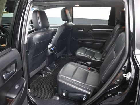 Used 2019 Toyota Highlander Limited AWD/4WD image 10