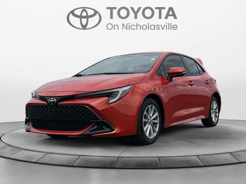 Used 2025 Toyota Corolla SE w/ SE Package FWD image 1