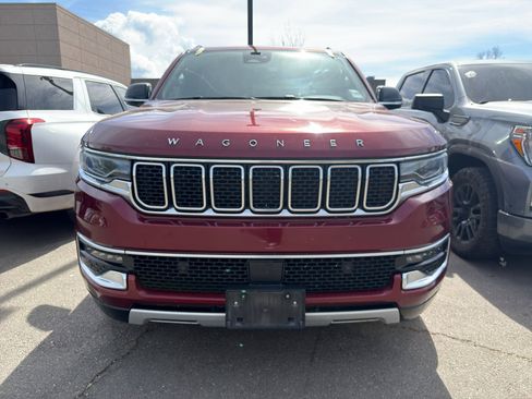 Used 2023 Jeep Wagoneer L Series II image 3