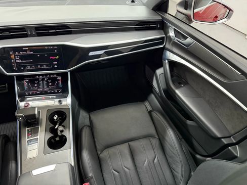 Used 2021 Audi RS 7 Prestige image 30