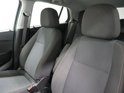 Used 2022 Chevrolet Trax LS w/ Tint and Cruise Package image 10