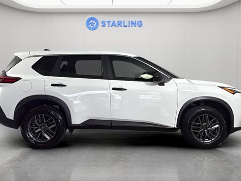 Used 2023 Nissan Rogue S image 11