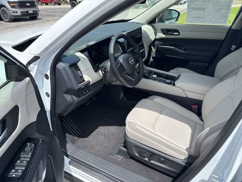 New 2026 Nissan Pathfinder SL AWD/4WD image 42