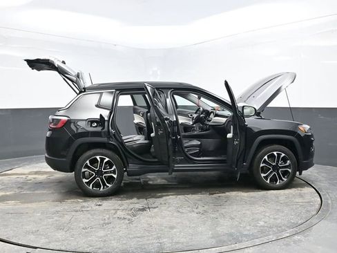 Used 2022 Jeep Compass Limited image 44