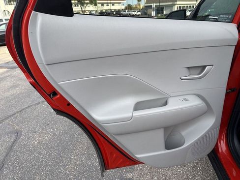 Used 2024 Hyundai Kona SEL FWD image 28