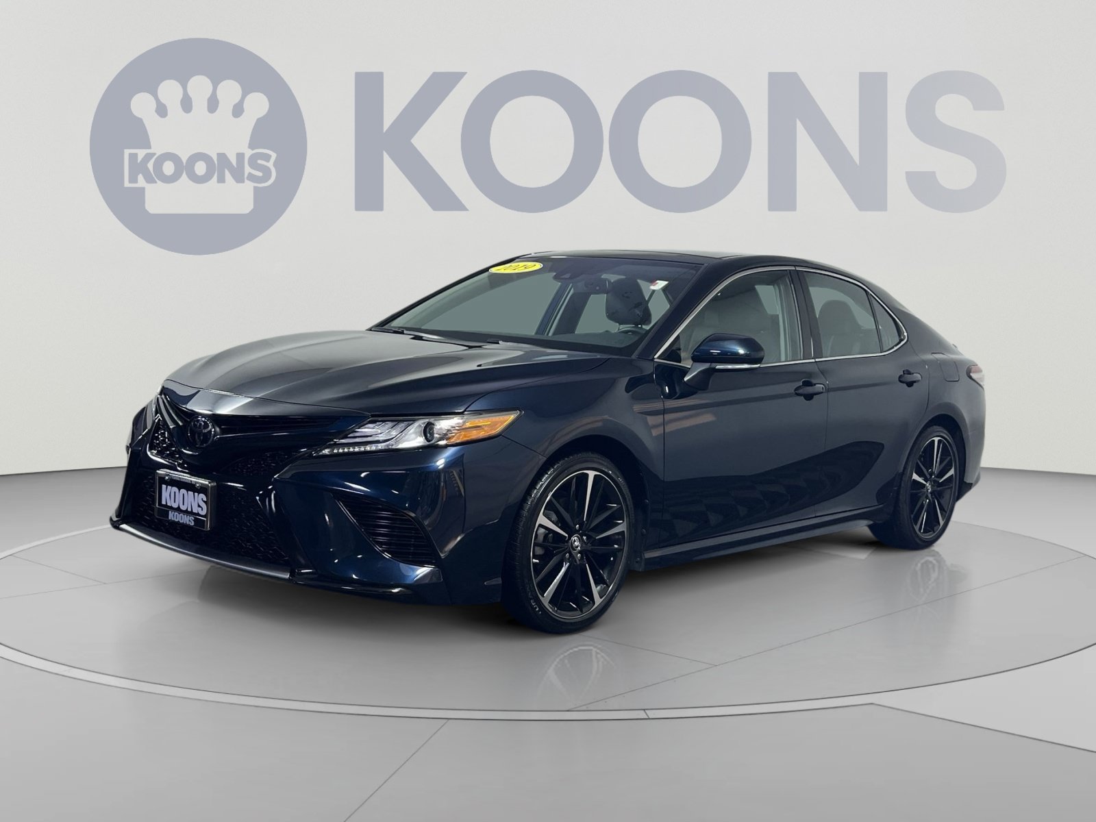 Used 2019 Toyota Camry XSE FWD image 1