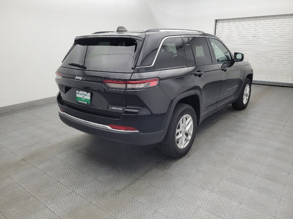 Used 2023 Jeep Grand Cherokee Laredo X AWD/4WD image 9