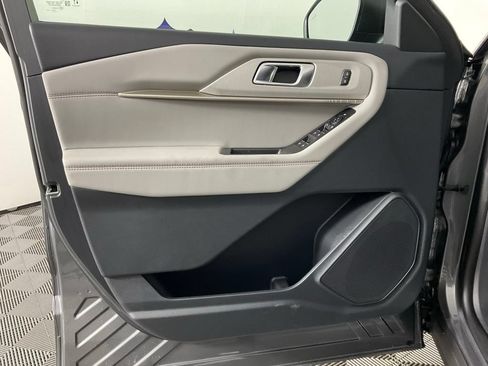 New 2027 Ford Explorer Active w/ Active Comfort Package RWD image 12