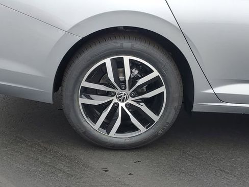 New 2025 Volkswagen Jetta SE image 5