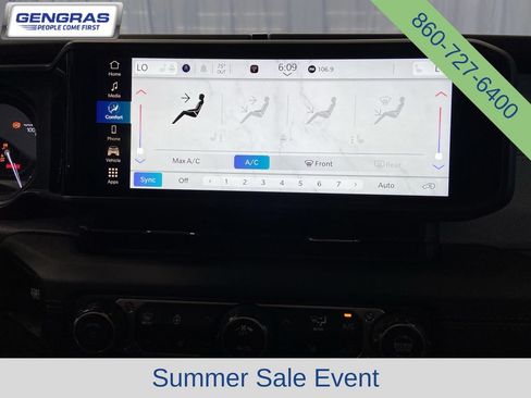 Used 2024 Jeep Wrangler Unlimited Sahara AWD/4WD image 19
