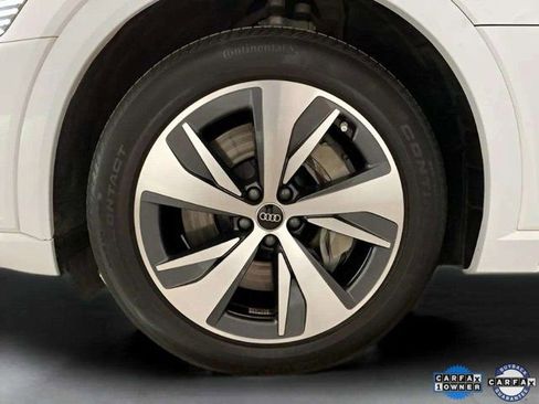 Used 2024 Audi Q8 e-tron Premium AWD/4WD image 31