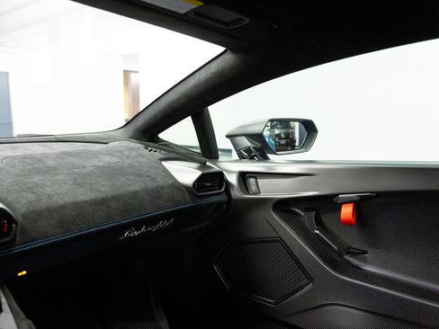Used 2022 Lamborghini Huracan STO RWD image 67