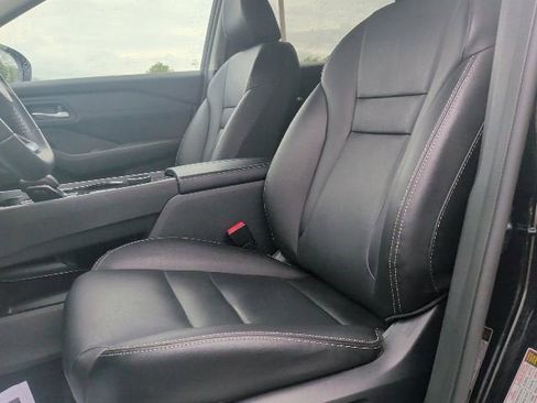 Used 2024 Nissan Rogue SL AWD/4WD image 15
