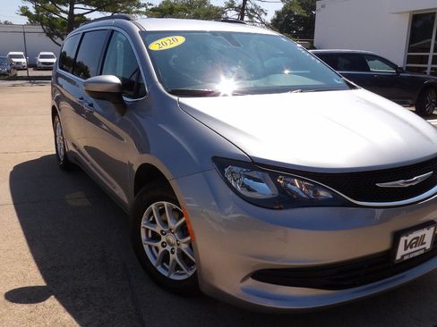 Used 2020 Chrysler Voyager Lxi FWD image 1