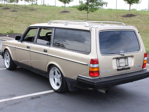 Used 1989 Volvo 240 Wagon image 3
