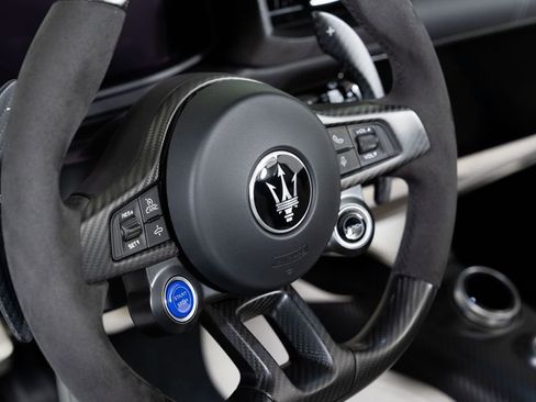 Used 2023 Maserati MC20 Spyder image 28