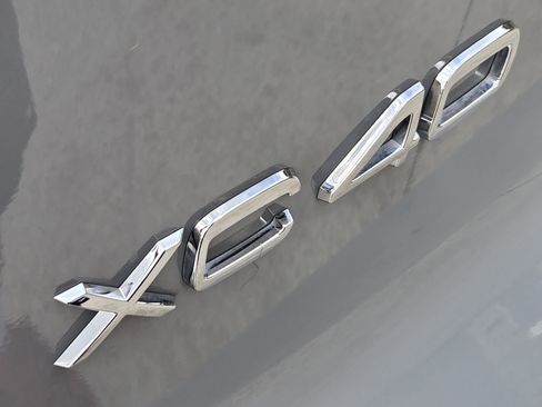 Used 2024 Volvo XC40 B5 Plus w/ Protection Package Premier AWD/4WD image 39