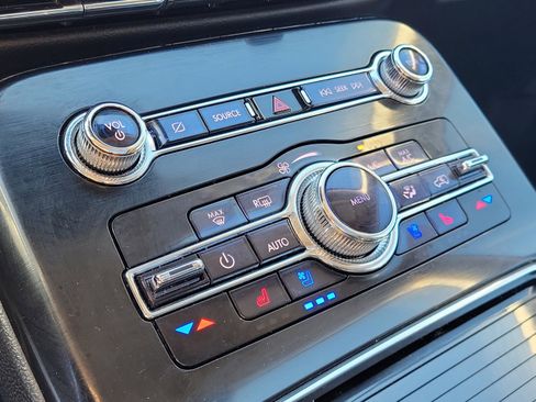 Used 2021 Lincoln Nautilus Reserve image 24