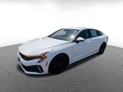 Used 2025 Kia K5 LXS FWD image 9