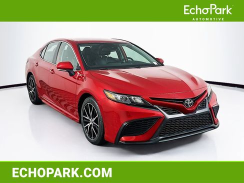 Used 2024 Toyota Camry SE w/ Convenience Package FWD image 1