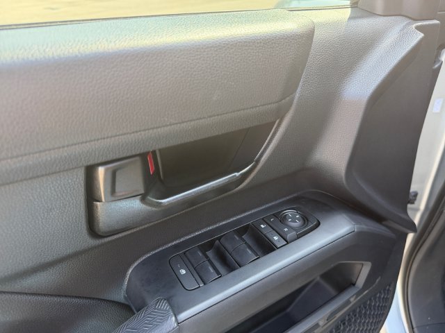 Certified 2025 Toyota Tacoma SR5 AWD/4WD image 17