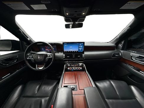 Used 2022 Lincoln Navigator L Reserve AWD/4WD image 11