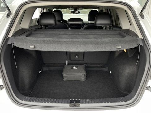 Used 2023 Volkswagen Taos SE image 32