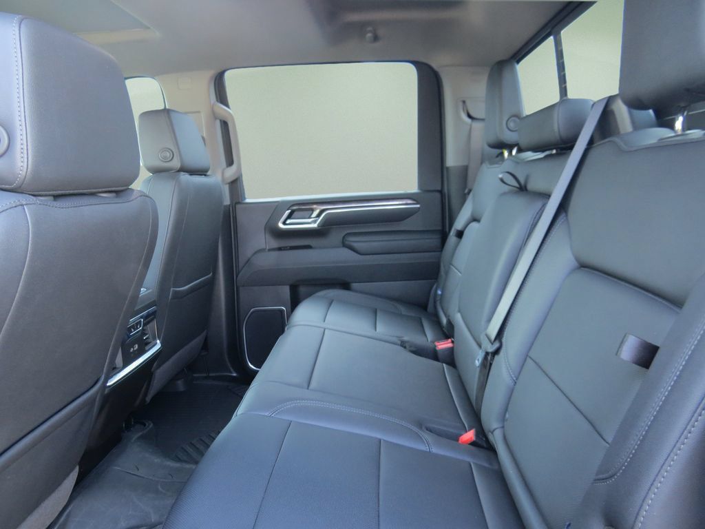 Certified 2025 Chevrolet Silverado 2500 LTZ w/ LTZ Convenience Package AWD/4WD image 14