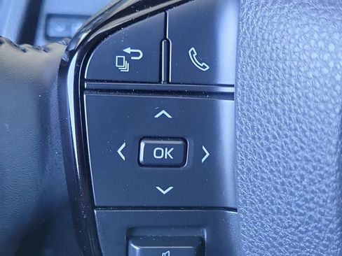 Used 2025 Toyota Prius FWD image 8
