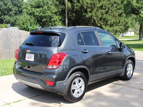 Used 2018 Chevrolet Trax LT w/ Sun & Sound Package AWD/4WD image 9