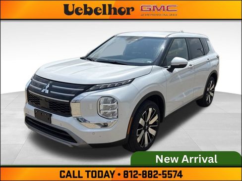Used 2025 Mitsubishi Outlander SE AWD/4WD image 1