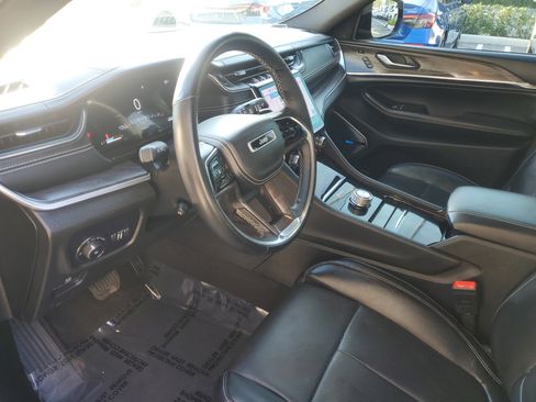 Used 2021 Jeep Grand Cherokee L Overland w/ Luxury Tech Group IV image 16