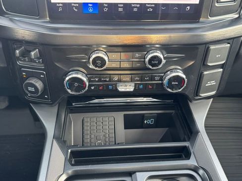 New 2026 Ford F250 Lariat w/ Black Appearance Package image 22