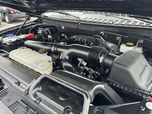 Used 2024 Ford Expedition XLT image 35